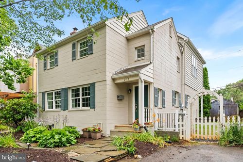 211 W Greenway Blvd, FALLS CHURCH, VA, 22046-4008 | Card Image