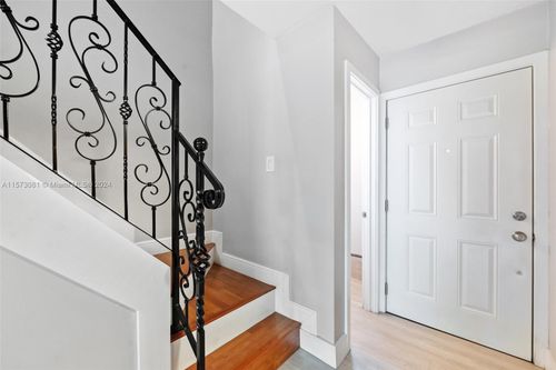 apt-h-11 Olive Dr, Hialeah, FL, 33010-5210 | Card Image