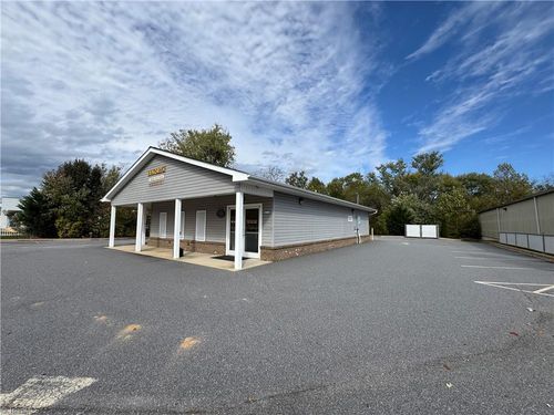 228 Sparta Rd, North Wilkesboro, NC, 28659-3122 | Card Image