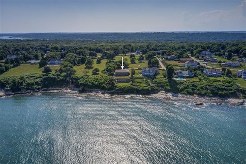 727 Boston Neck Rd, Narragansett, RI, 02882-2901 | Card Image