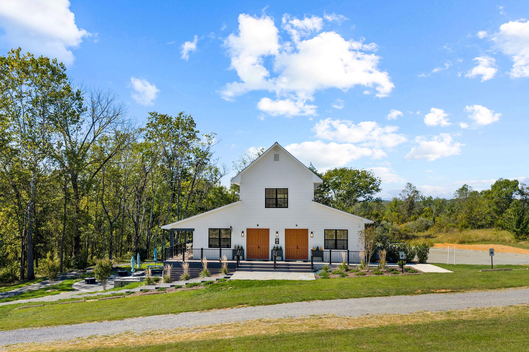 Commercial Sale in MIDDLEBURG 4