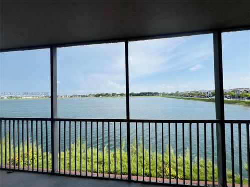 205-6-20860 San Simeon Way, Miami, FL, 33179-1890 | Card Image