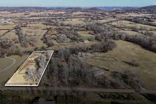2752 Critz Ln, Thompsons Station, TN, 37179-5212 | Card Image