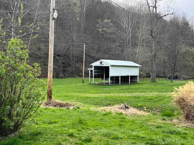 3730 Greenbrier Rd, Home with 3 bedrooms, 1 bathrooms and 3 parking in Salem WV | Image 34