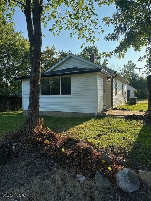 14898 Longview Dr, Newbury, OH, 44065-9774 | Card Image