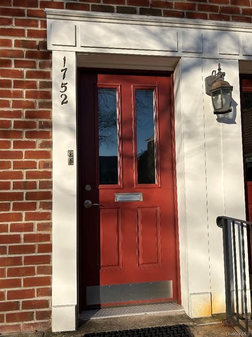 4-193-17-52 166th St, Whitestone, NY, 11357-3315 | Card Image