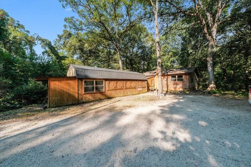 564C County Road 2400 N, Dewey, IL, 61840-8709 | Card Image