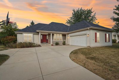 3838 E Stargrass Lane, House other with 3 bedrooms, 2 bathrooms and null parking in Oak Creek WI | Image 1