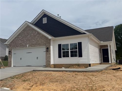 2811 Berwick Valley Dr, Winston Salem, NC, 27127 | Card Image