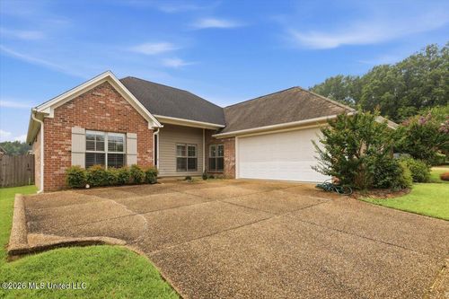 104 Carlyle, Brandon, MS, 39042-7002 | Card Image