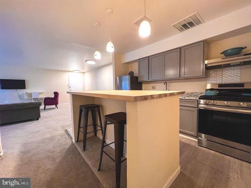 102-5217 Newton St, BLADENSBURG, MD, 20710 | Card Image