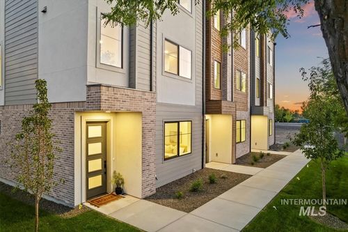 3255 W Moore St, Boise, ID, 83702-2146 | Card Image