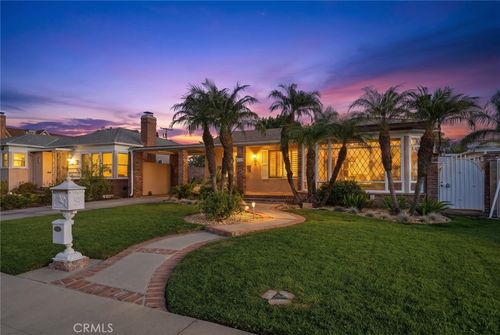 10832 Huston, North Hollywood, CA, 91601 | Card Image