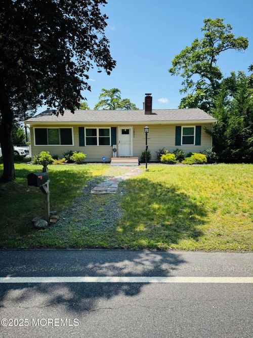 1601 Beacon St, Toms River, NJ, 08757-1217 | Card Image