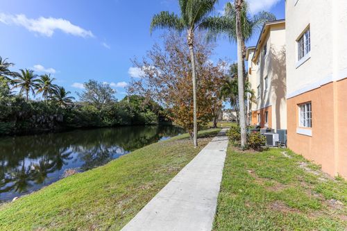 806-3680 N 56th Ave, Hollywood, FL, 33021-2275 | Card Image