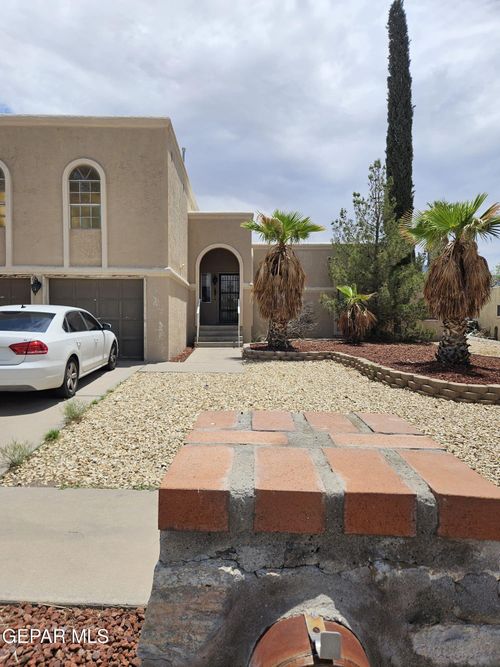 704 Espolon Dr, El Paso, TX, 79912-1705 | Card Image