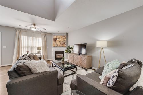 apt-220-3922 Gilbert Ave, Dallas, TX, 75219-3896 | Card Image