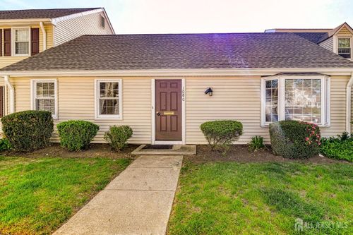 108-C Hanover Ln, Monroe, NJ, 08831-3617 | Card Image