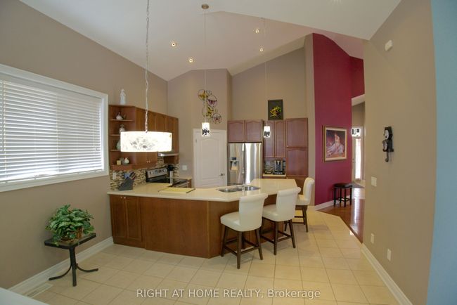 1045 Coyston Crt, House other with 3 bedrooms, 3 bathrooms and 4 parking in Oshawa ON | Image 13