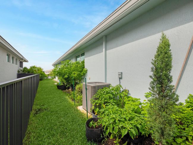 12578 Sw Sunrise Lake Ter, House other with 3 bedrooms, 3 bathrooms and null parking in Port St. Lucie FL | Image 21