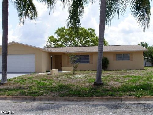 217 Jayview Ave, LEHIGH ACRES, FL, 33936-7017 | Card Image