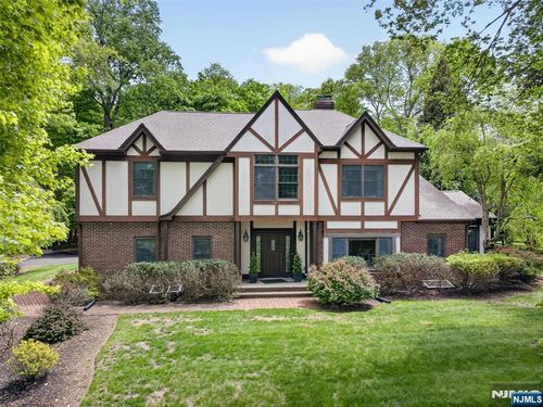 36 Grove St, Ramsey, NJ, 07446-1311 | Card Image