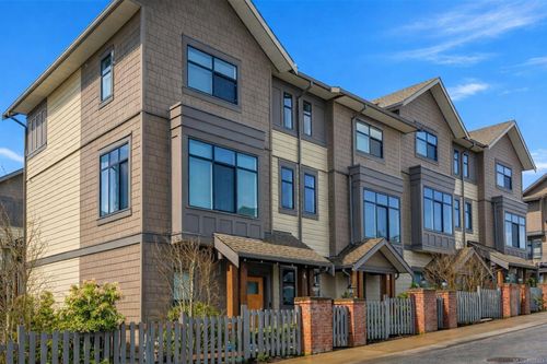 4-350 Latoria Blvd, Victoria, BC, V9C0M9 | Card Image