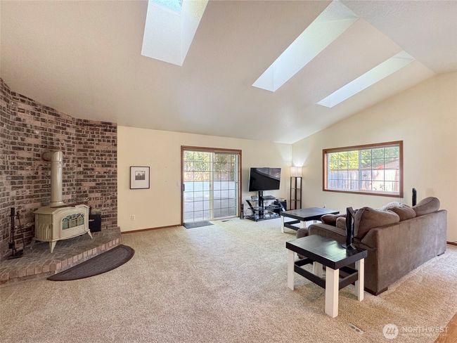 42 Charles Way, House other with 3 bedrooms, 2 bathrooms and 2 parking in Sequim WA | Image 9