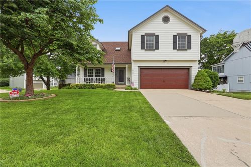 1685 N Sunset St, Olathe, KS, 66061-7103 | Card Image
