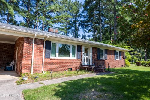 104 Stark Cir N, Wilson, NC, 27893-1742 | Card Image