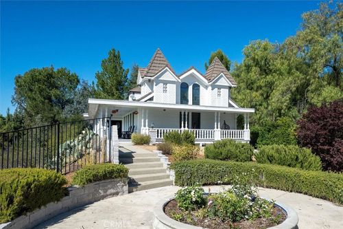 28933 Wagon Rd, Agoura Hills, CA, 91301-2735 | Card Image