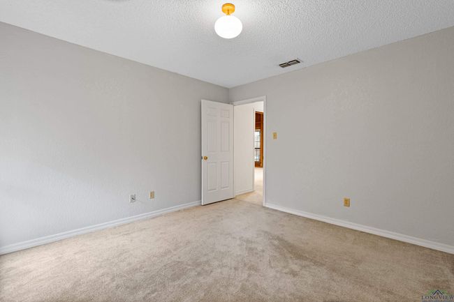 1307 Spring Tree Ln, House other with 3 bedrooms, 3 bathrooms and null parking in Kilgore TX | Image 37