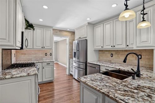 1352 Sheffield Glen Way Ne, Atlanta, GA, 30329-3456 | Card Image