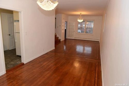 102 62nd Rd, Forest Hills, NY, 11375-1044 | Card Image