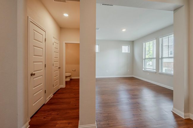 8009 Turnberry Ln, House other with 5 bedrooms, 3 bathrooms and 4 parking in Austin TX | Image 19