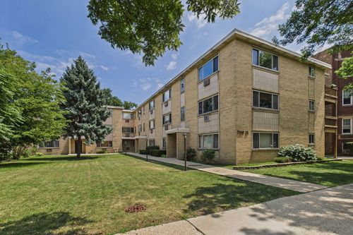 3b-7019 N Ridge Blvd, Chicago, IL, 60645-3578 | Card Image