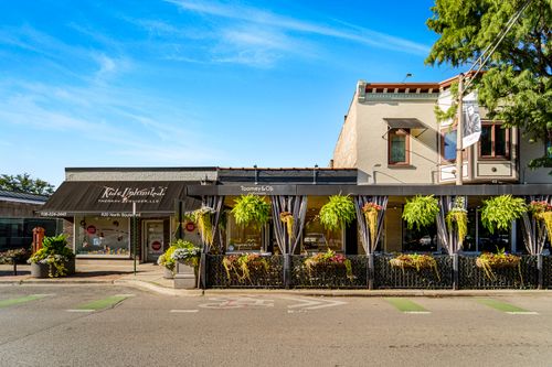 818 North Blvd, Oak Park, IL, 60301-1302 | Card Image