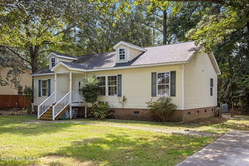 111 Dreyton Hall Ct, Rocky Point, NC, 28457-7555 | Card Image