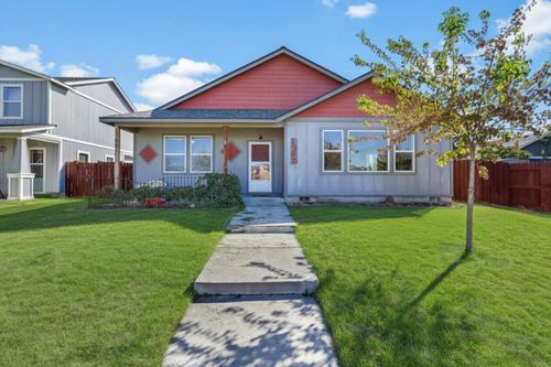 1352 Sw 35th St, Redmond, OR, 97756-6724 | Card Image
