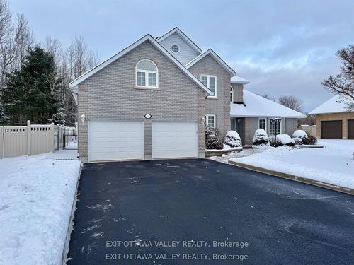 127 Owens St, Pembroke, ON, K8A8K1 | Card Image