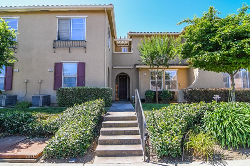 8398 Crystal Walk Cir, Elk Grove, CA, 95758-8087 | Card Image