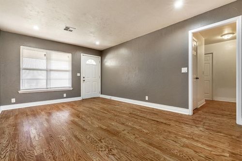 709 Ne 79th Pl, Oklahoma City, OK, 73114-4106 | Card Image