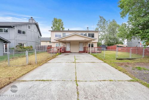 8931 Woodstock Cir, Anchorage, AK, 99502-5568 | Card Image