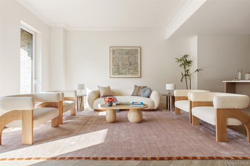 th13-78-29 Austin Street, New York, NY, 11375 | Card Image