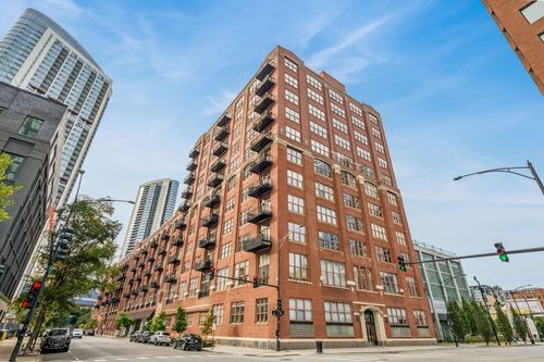 613-360 W Illinois St, Chicago, IL, 60654-5281 | Card Image