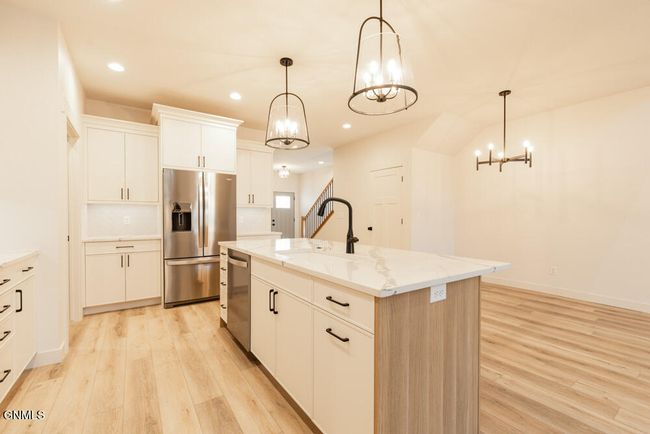 2002 Prairie Hawk Dr, Townhouse with 4 bedrooms, 3 bathrooms and null parking in Bismarck ND | Image 4
