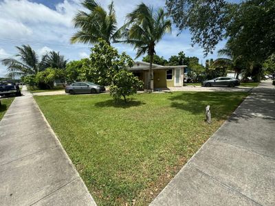 6045 Dawson Street, House other with 5 bedrooms, 4 bathrooms and null parking in Hollywood FL | Image 3