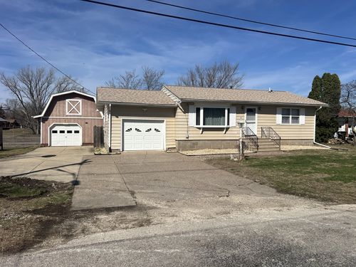 505 N Maple St, Cleveland, IL, 61241-8523 | Card Image