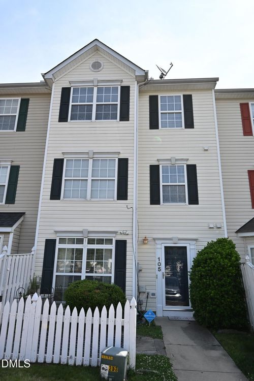 105-8640 Neuse Landing Ln, Raleigh, NC, 27616-8024 | Card Image