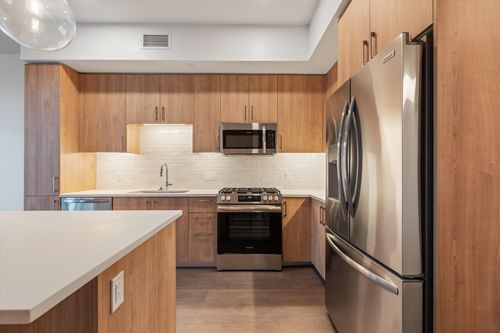1605-1212 Demonbreun St, Nashville, TN, 37203-7606 | Card Image